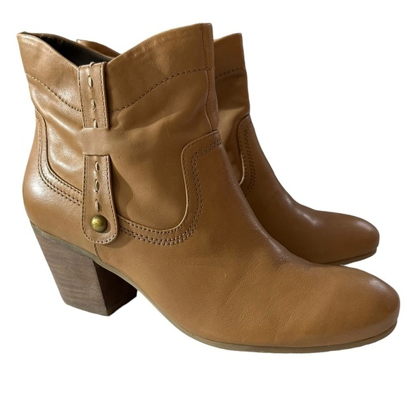 🌸2/$25 Tignanello Tan Leather Western Heeled Bootie - Picture 3 of 8